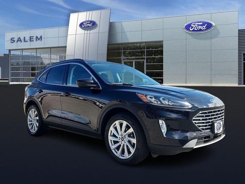 Black Metallic 2022 Ford Escape Titanium