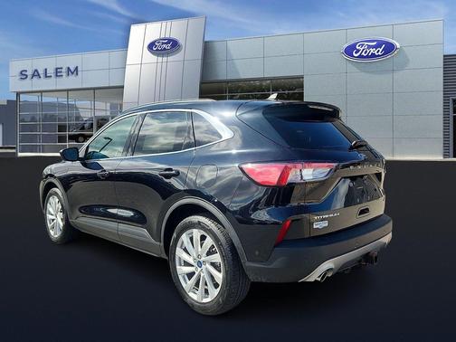 Agate Black Metallic 2022 Ford Escape Titanium