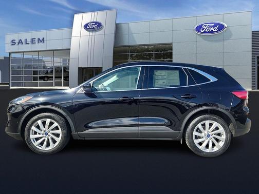 Agate Black Metallic 2022 Ford Escape Titanium