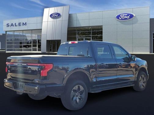 2023 Ford F-150 Lightning LARIAT