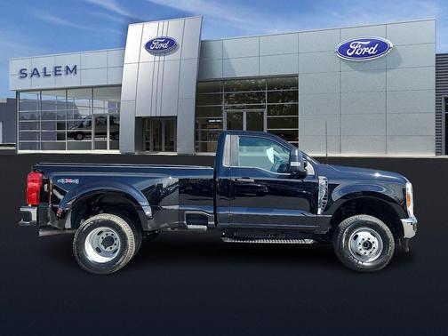 Black Metallic 2025 Ford F-350 XLT