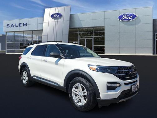 White Metallic 2022 Ford Explorer XLT