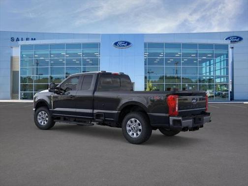 2025 Ford F-350 XLT