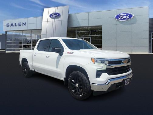 Summit White 2022 Chevrolet Silverado 1500 LT