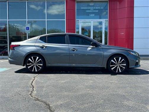 2021 Nissan Altima SR FWD