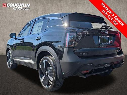 2025 Nissan Kicks SR