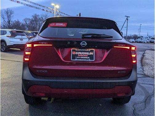 2025 Nissan Kicks SV
