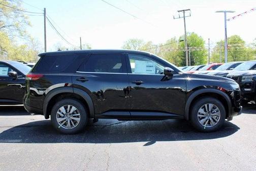 2025 Nissan Pathfinder S 4WD