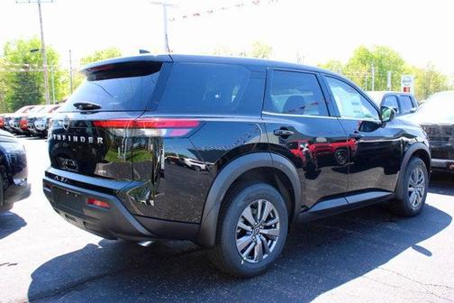 2025 Nissan Pathfinder S 4WD