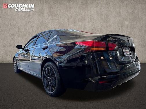 2025 Nissan Altima S FWD