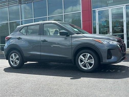 2025 Nissan Kicks S