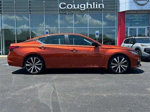 2021 Nissan Altima SR FWD