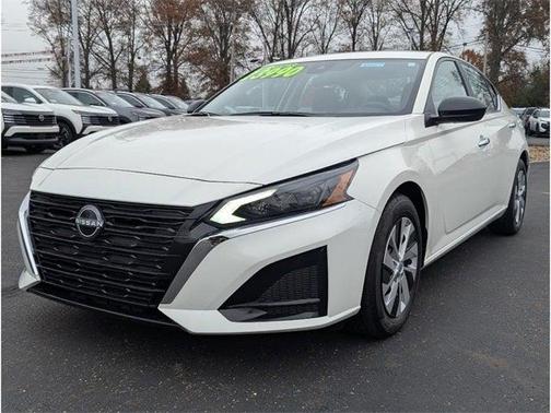 2025 Nissan Altima S FWD