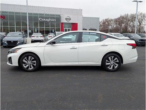 2025 Nissan Altima S FWD