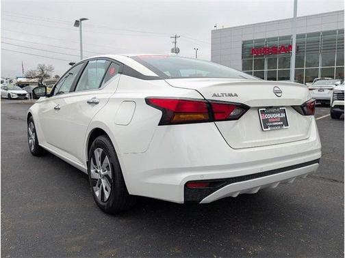 2025 Nissan Altima S FWD