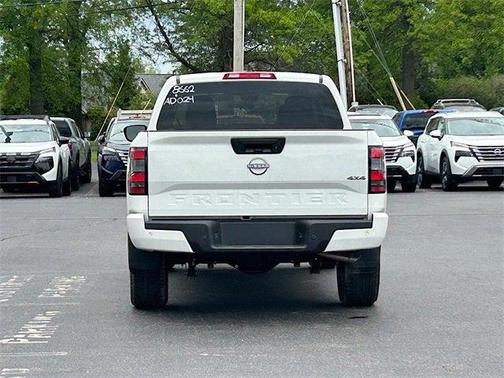 2025 Nissan Frontier SV