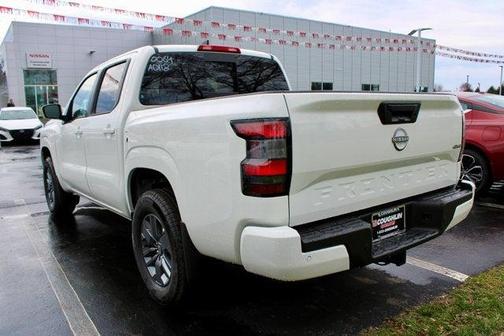 2025 Nissan Frontier SV