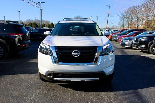 2025 Nissan Pathfinder Platinum 4WD