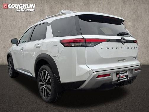 2025 Nissan Pathfinder Platinum 4WD
