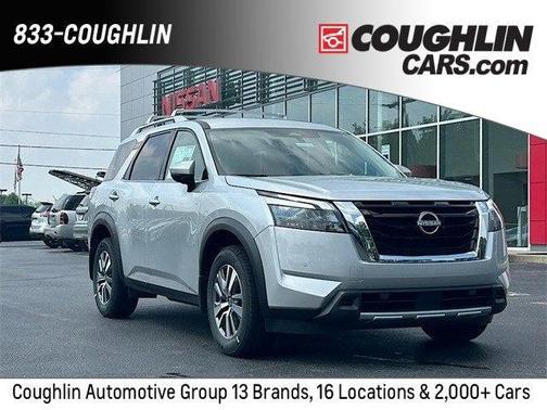 2025 Nissan Pathfinder SL 4WD