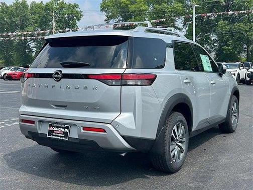 2025 Nissan Pathfinder SL 4WD