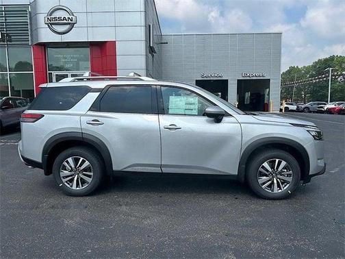 2025 Nissan Pathfinder SL 4WD