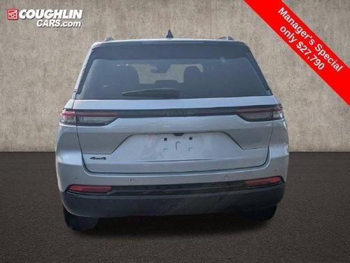 Silver Zynith 2025 Jeep Grand Cherokee Altitude