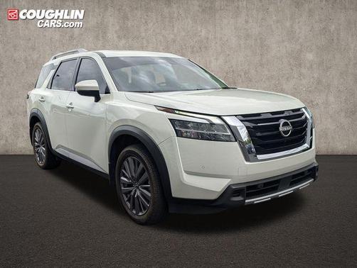 Pearl White Tricoat 2023 Nissan Pathfinder SL 4WD