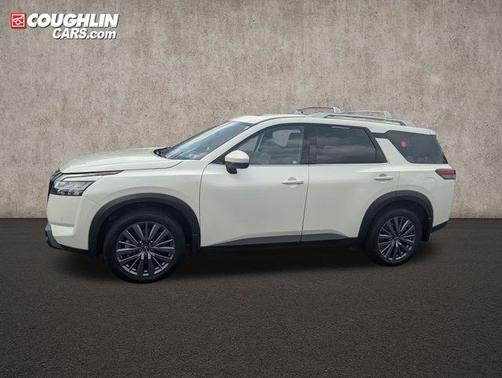 Pearl White Tricoat 2023 Nissan Pathfinder SL 4WD