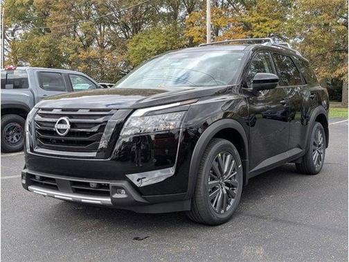 2025 Nissan Pathfinder SL 4WD