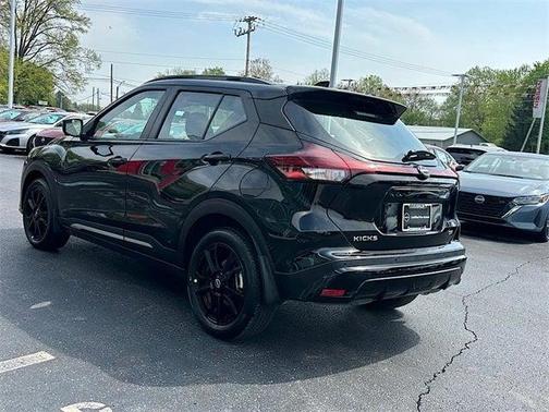 2024 Nissan Kicks SR