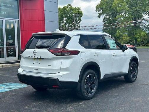 2025 Nissan Rogue SV