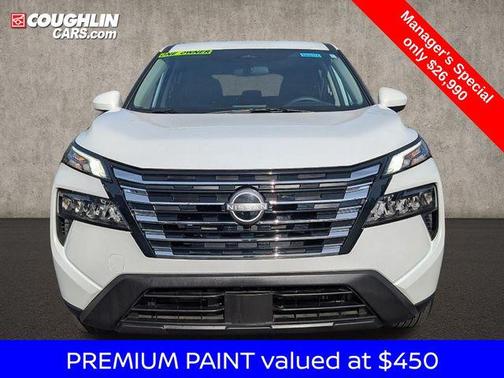 Everest White Pearl 2025 Nissan Rogue SV