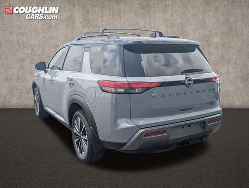 Boulder Gray/Super Black 2026 Nissan Pathfinder Platinum