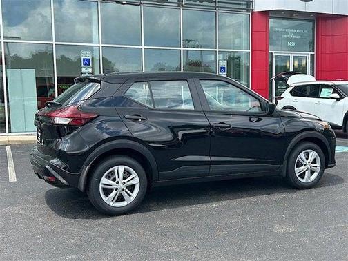 2025 Nissan Kicks S