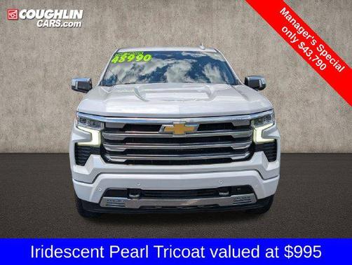Iridescent Pearl Tricoat 2024 Chevrolet Silverado 1500 High Country