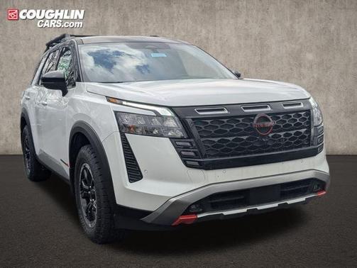 Everest White Pearl/Black 2026 Nissan Pathfinder Rock Creek