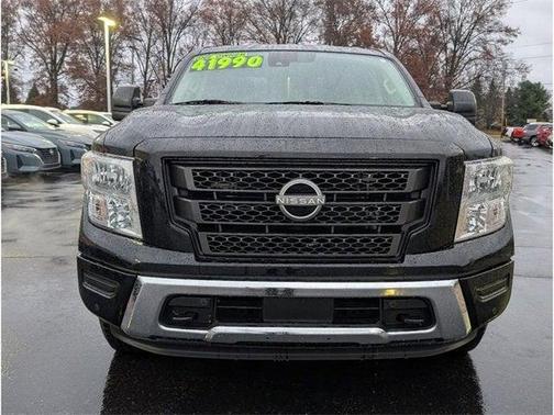 2024 Nissan Titan SV
