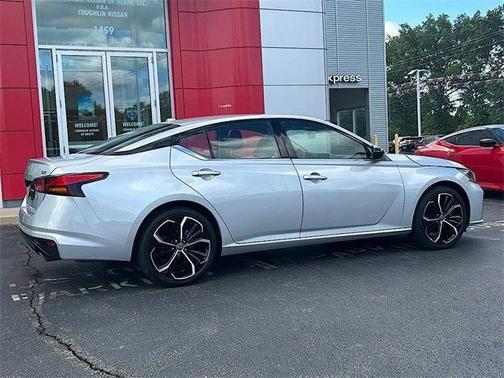 2024 Nissan Altima SR FWD
