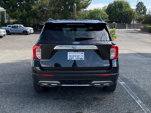 AGATE BLACK METALLIC 2024 Ford Explorer XLT