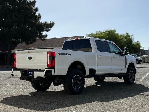 2024 Ford F-350 LARIAT SUPER DUTY