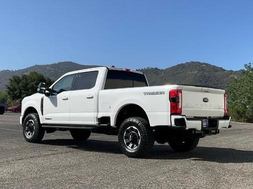 2024 Ford F-350 LARIAT SUPER DUTY