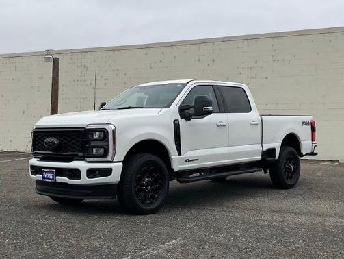 2025 Ford F-350 LARIAT SUPER DUTY
