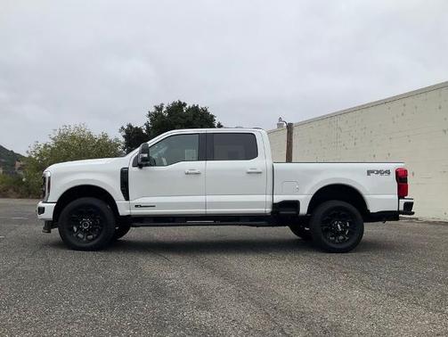 2025 Ford F-350 LARIAT SUPER DUTY