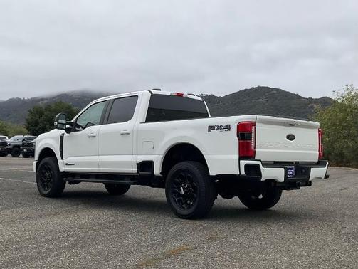 2025 Ford F-350 LARIAT SUPER DUTY