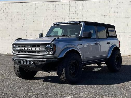2023 Ford Bronco BLACK DIAMOND