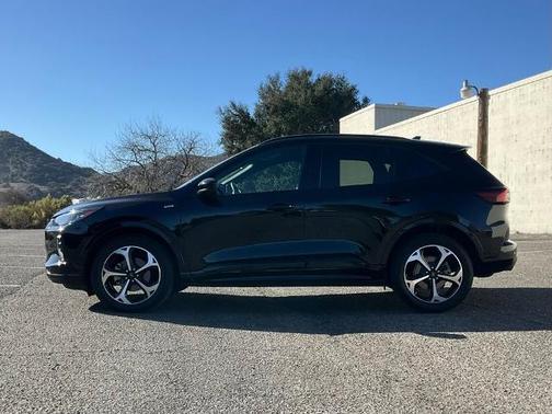 2024 Ford Escape ST-LINE ELITE