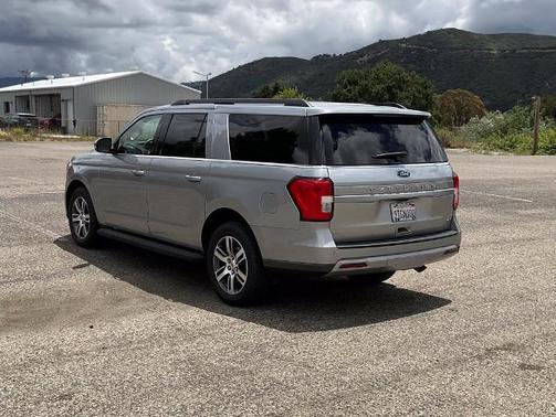 ICONIC SILVER METALLIC 2024 Ford Expedition XLT