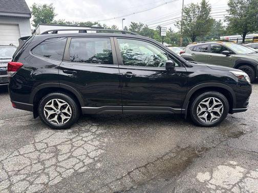 Crystal Black Silica 2023 Subaru Forester Premium