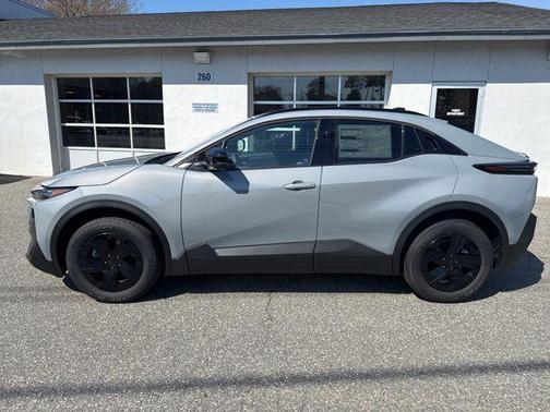 Metropolis Gray 2026 Subaru Uncharted Sport
